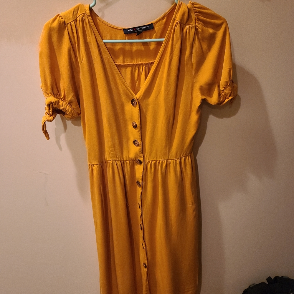 Yello dress